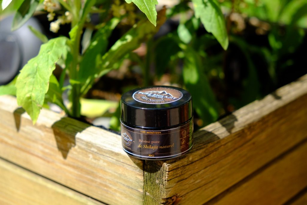 Cette photo a été prise par le blog Bienêtregreenlifestylesanté lors de leur test de notre Shilajit pur